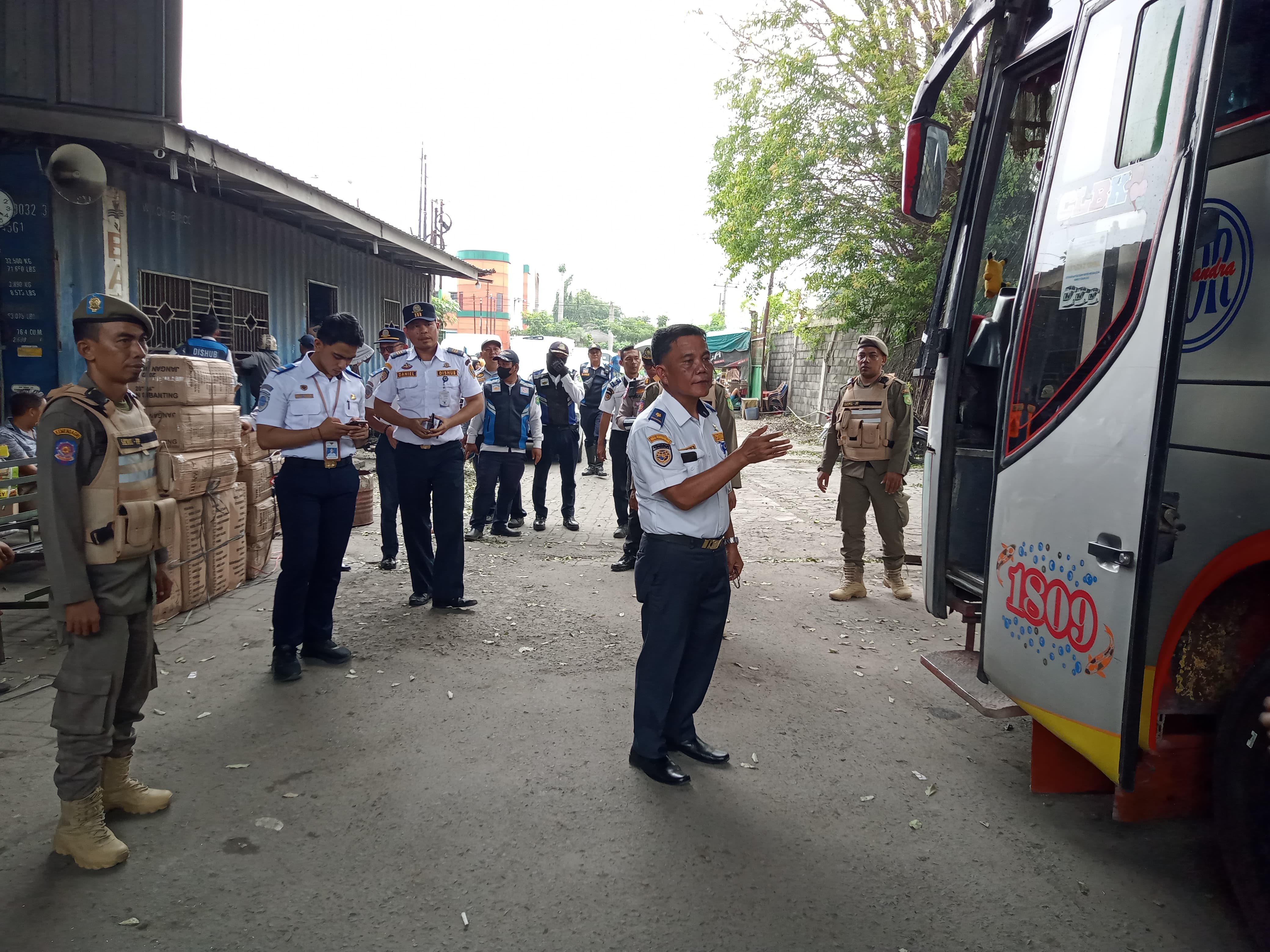 Penindakan Pool Liar Di Jalan Sisingamangaraja Kota Medan