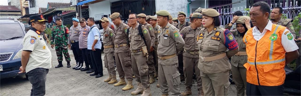 Kegiatan Lanjutan Pembongkaran Bangunan di Perumahan Damai Indah Jl. Brigjend Zein Hamid Kel Titi Kuning Kec. Medan Johor