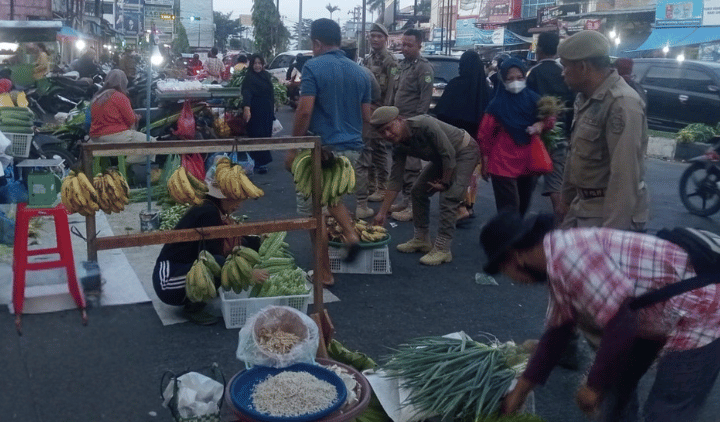 Giat Penataan dan Sterilisasi Pedagang Kaki Lima (PKL) di Pasar Sei Kambing