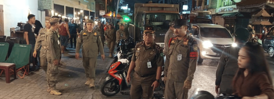 Penertiban Pedagang Kaki Lima (PKL) di JI. Williem Iskandar Kec. Medan Tembung dan JI. Orion Kel. Petisah Tengah Kec. Medan Petisah
