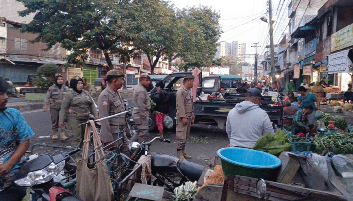 Kegiatan Penataan Pedagang Kaki Lima (PK 5) di Pasar Sukaramai