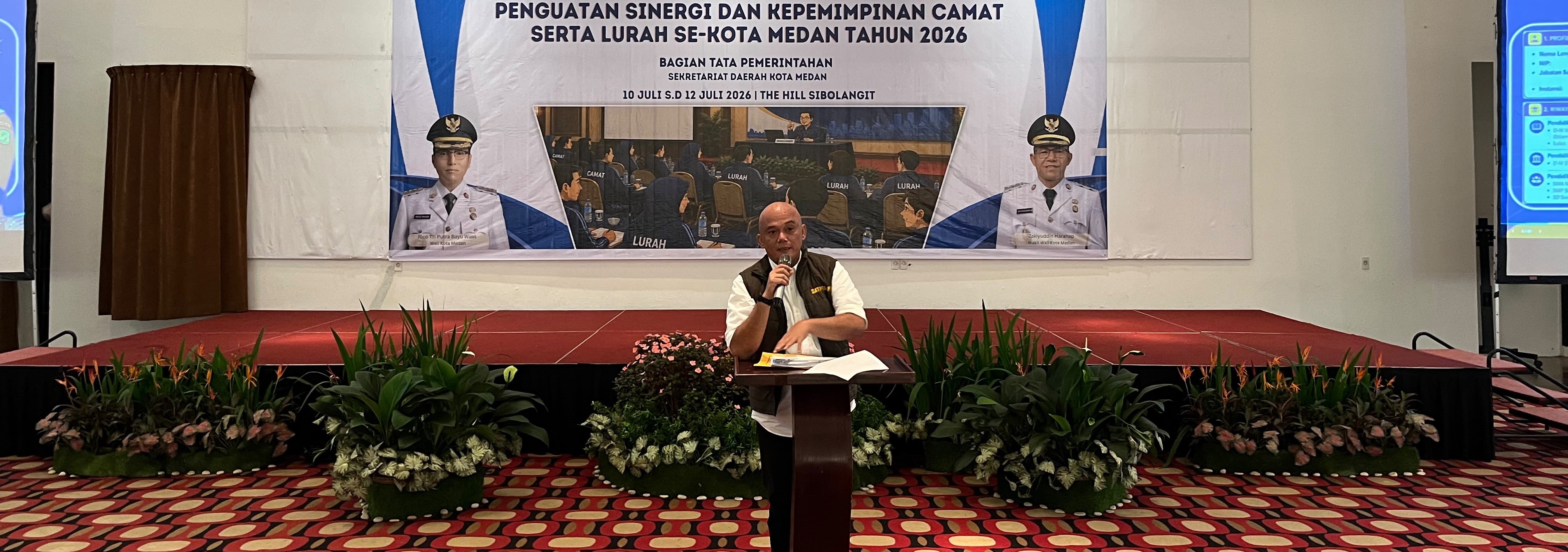 Kasatpol PP memberikan Pemaparan dalam kegiatan Outbond lurah dan Camat Se-Kota Medan