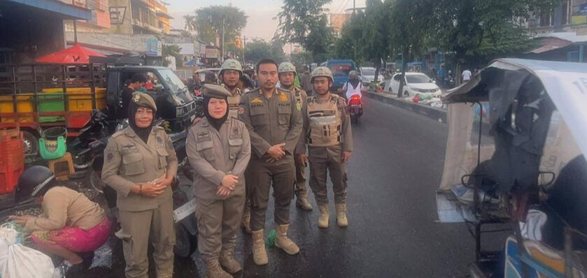 Penataan Pedagang Kaki Lima di Pasar Seikambing