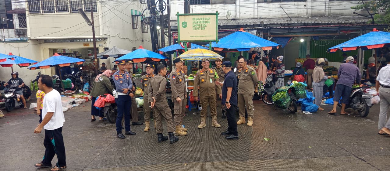 Satpol PP Kota Medan Laksanakan Patroli Trantibum dan Penataan PK5 di Jalan Kapten Muslim