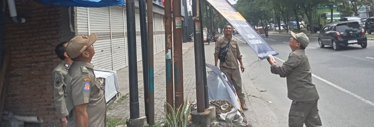 Penertiban Spanduk dan Umbul-umbul di wilayah kota Medan