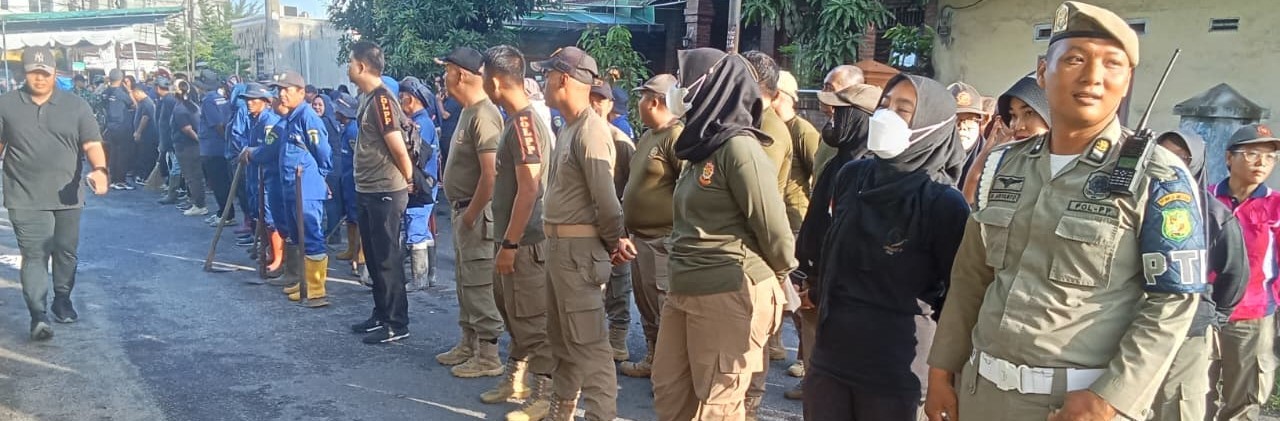 GIAT GOTONG ROYONG DI JL. PAHLAWAN, KEL. PAHLAWAN KEC. MEDAN PERJUANGAN