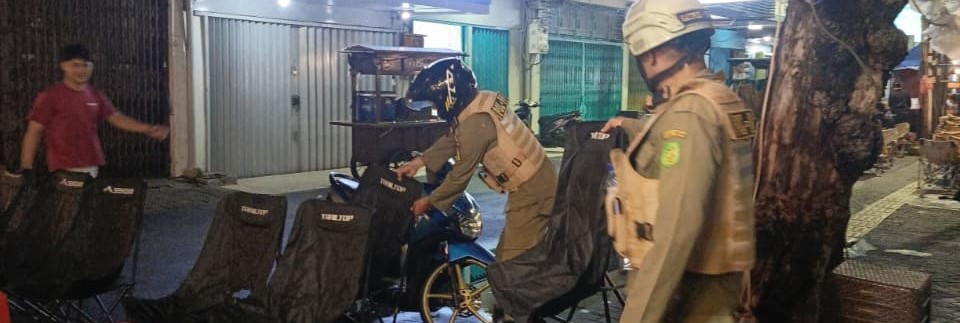 Giat Patroli Trantibum Dan Penataan PK 5 Angkringan Gatot Subroto Jln. Gatot Subroto Kel.Petisah Tengah Kec. Medan Petisah